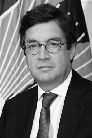 Luis Alberto Moreno • Empowering Our Female Farmers to End Food Insecurity